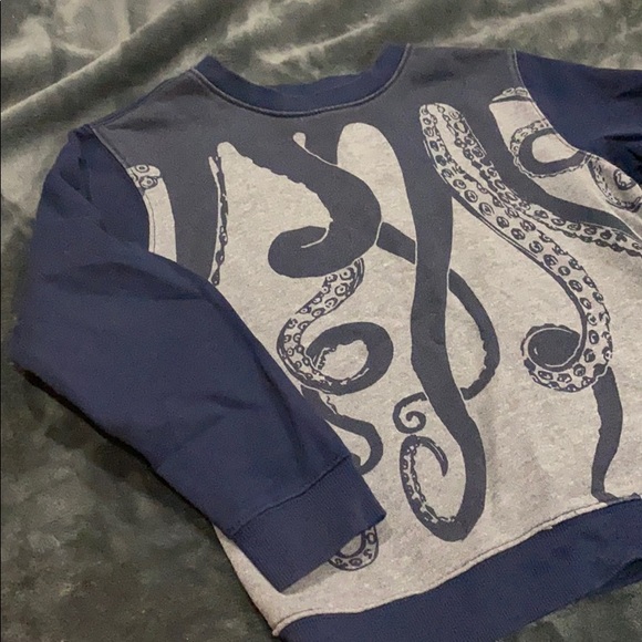 Gymboree M octopus sweatshirt - Picture 2 of 4